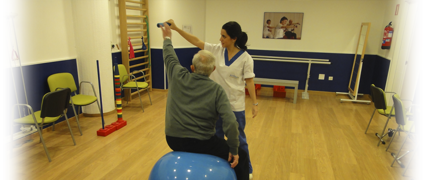 Cómo es el cuidado de ancianos en un centro de día