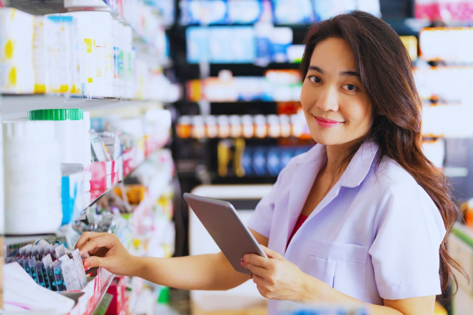 Farmacias con atención personalizada y servicios comunitarios inclusivos